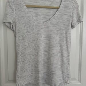 Lululemon Athletica Gray Short Sleeve T-Shirt
